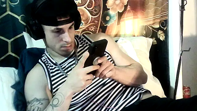 Snapshot of --D-a-D-D-y- chatting on November 2025 07:50:01 AM --D-a-D-D-y- online show from November 2025 07:50:01 AM