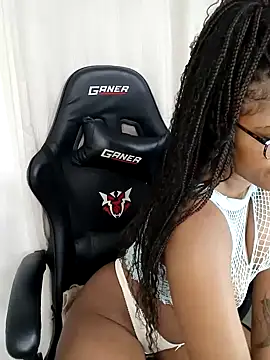 Snapshot of charmainexxx chatting on September 2025 03:50:02 PM charmainexxx online show from September 2025 03:50:02 PM
