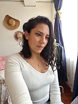 Thaliacooper  online show from January 2025 06:59:02 PM