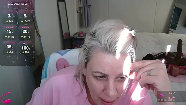 Snapshot of VegasDani chatting on January 2025 09:19:01 PM VegasDani online show from January 2025 09:19:01 PM