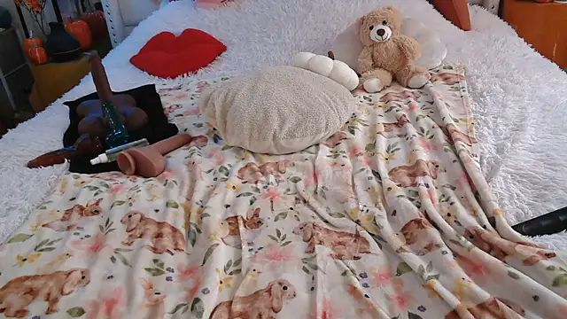 Snapshot of VegasDani chatting on November 2025 11:03:01 PM VegasDani online show from November 2025 11:03:01 PM