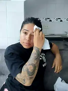 Snapshot of caro_sweett chatting on December 2024 11:41:02 AM caro sweett online show from December 2024 11:41:02 AM