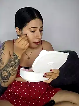 Snapshot of caro_sweett chatting on December 2024 12:22:01 PM caro sweett online show from December 2024 12:22:01 PM