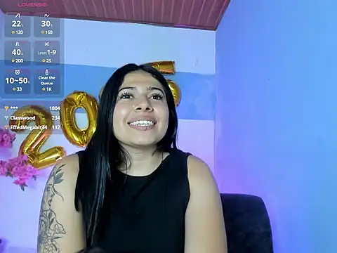 Snapshot of caro_sweett chatting on January 2025 07:43:01 PM caro sweett online show from January 2025 07:43:01 PM