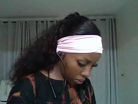 Queen loveer online show from May 2026 08:38:01 PM