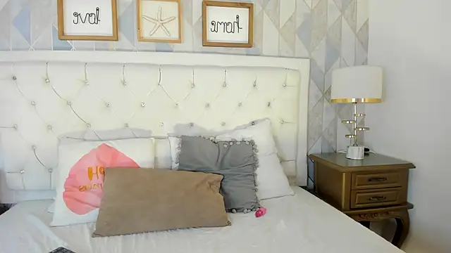 Kimberlin Cam  online show from January 2026 02:43:01 PM