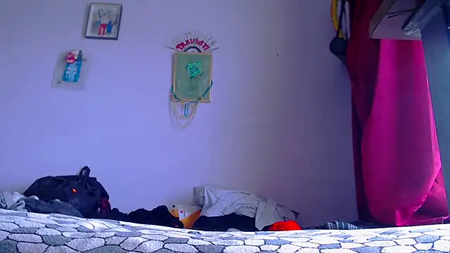 Snapshot of Zafiro_subversiva chatting on June 2026 05:44:01 PM Zafiro subversiva online show from June 2026 05:44:01 PM