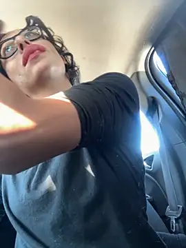 myloveforyouu online show from November 2025 04:42:01 PM