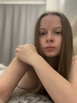 wrenlie online show from November 2025 07:30:01 PM