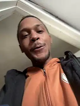 rayyymack online show from February 2025 08:42:02 PM