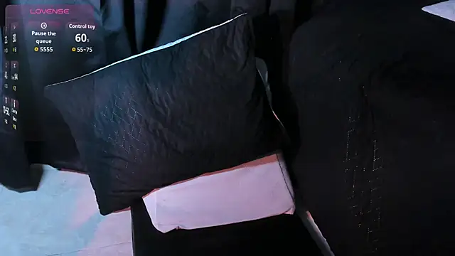 Dylanwhite23  online show from November 2025 11:15:01 PM