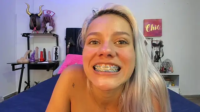 emmily giraldo online show from January 2025 05:34:02 PM