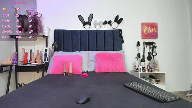 emmily giraldo online show from March 2025 12:07:02 PM