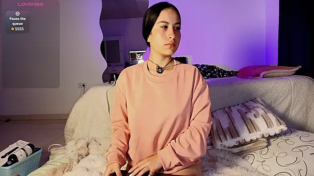 Snapshot of Madeline_Dreams chatting on September 2025 09:20:01 AM Madeline Dreams online show from September 2025 09:20:01 AM