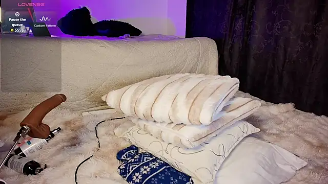 Snapshot of Madeline_Dreams chatting on October 2025 09:27:01 AM Madeline Dreams online show from October 2025 09:27:01 AM