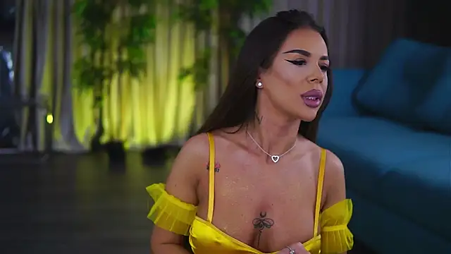 Snapshot of MissKiarra chatting on March 2025 04:47:02 AM MissKiarra online show from March 2025 04:47:02 AM