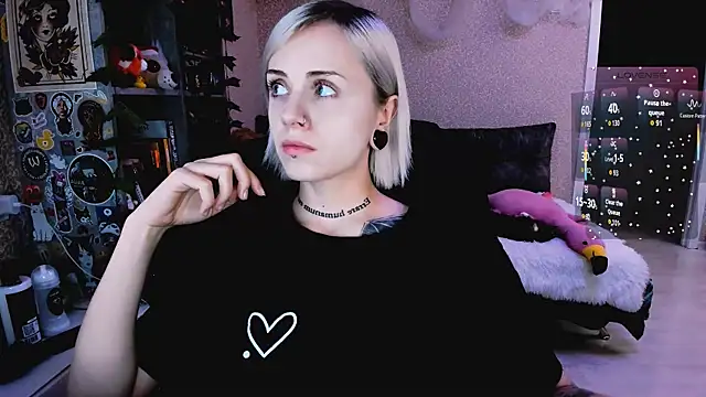 NaniMoore online show from November 2025 08:32:01 PM