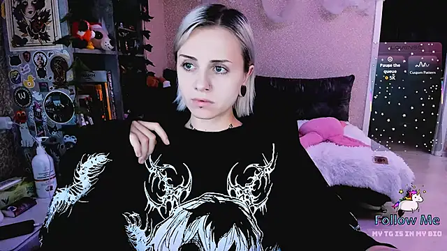 NaniMoore online show from November 2025 09:02:01 PM