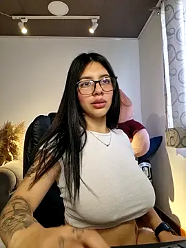 Snapshot of Alin_Aly chatting on March 2025 03:40:01 PM Alin Aly online show from March 2025 03:40:01 PM