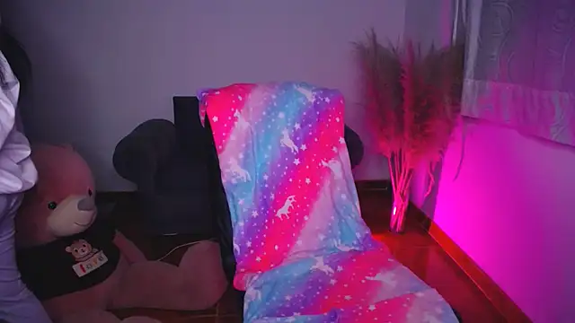 Snapshot of Alin_Aly chatting on November 2025 11:15:01 PM Alin Aly online show from November 2025 11:15:01 PM