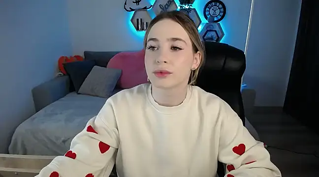 SabrinViolet online show from March 2025 09:10:01 AM