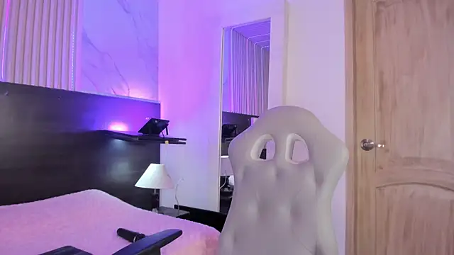 Snapshot of Violet_spencer chatting on January 2025 10:26:02 PM Violet spencer online show from January 2025 10:26:02 PM