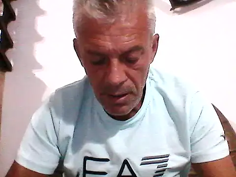 Picolo4111 online show from September 2025 08:01:02 PM