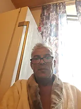 Picolo4111 online show from September 2025 06:30:02 AM