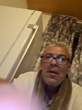 Picolo4111 online show from October 2025 03:28:01 AM