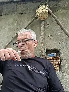 Picolo4111 online show from October 2025 02:52:02 PM