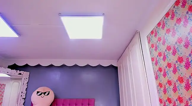 Snapshot of Iris_Stone_ chatting on January 2025 01:45:02 PM Iris Stone online show from January 2025 01:45:02 PM