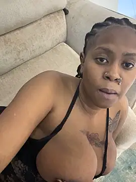 Snapshot of Rose_berry chatting on October 2025 07:13:01 PM Rose berry online show from October 2025 07:13:01 PM