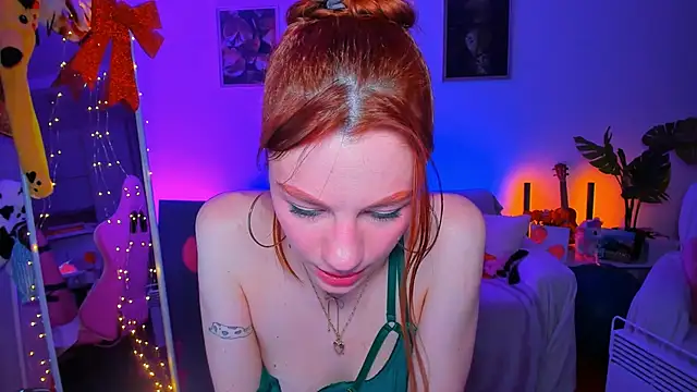 Alyssa Smitt online show from February 2025 01:36:01 AM