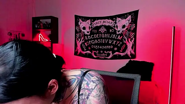 Snapshot of Magic_Allie chatting on February 2026 06:19:01 PM Magic Allie online show from February 2026 06:19:01 PM