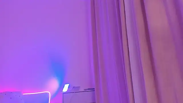 Eva Davi online show from February 2025 05:05:01 AM