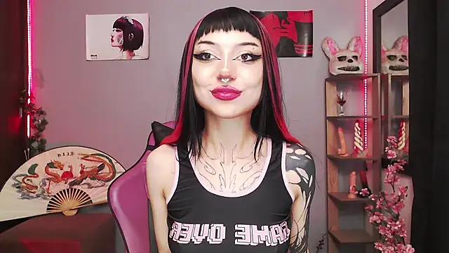 Snapshot of catipetite chatting on November 2025 05:50:02 AM catipetite online show from November 2025 05:50:02 AM