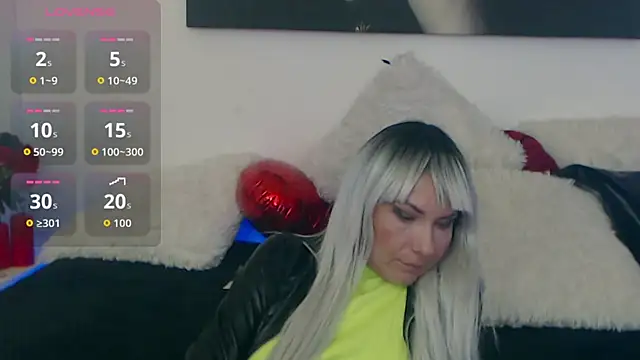 EvelynQueenn online show from October 2025 08:15:02 AM