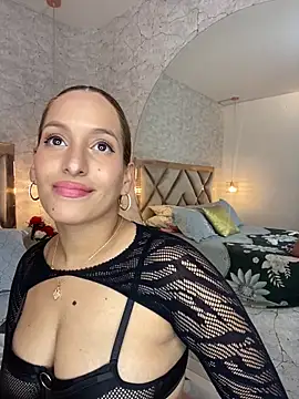 Agnescruzz online show from February 2025 04:29:01 PM