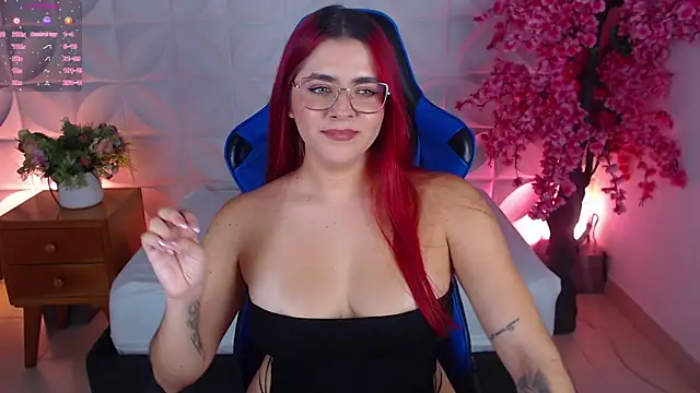 lizowenn  online show from February 2026 07:51:02 PM