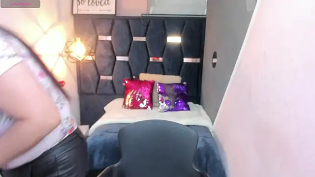 GiaFox  online show from September 2025 08:41:01 PM