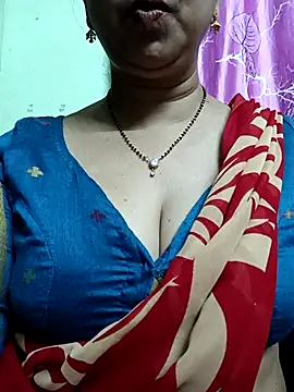 Rosy-B online show from November 2025 08:00:01 PM