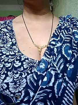 Snapshot of Rosy-B chatting on February 2026 10:52:02 AM Rosy-B online show from February 2026 10:52:02 AM