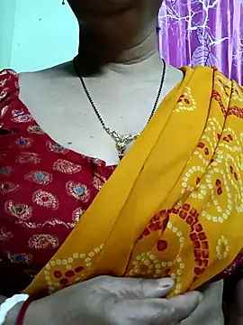 Snapshot of Rosy-B chatting on February 2026 10:39:01 PM Rosy-B online show from February 2026 10:39:01 PM