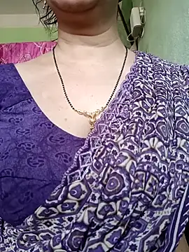 Snapshot of Rosy-B chatting on February 2026 09:42:02 AM Rosy-B online show from February 2026 09:42:02 AM