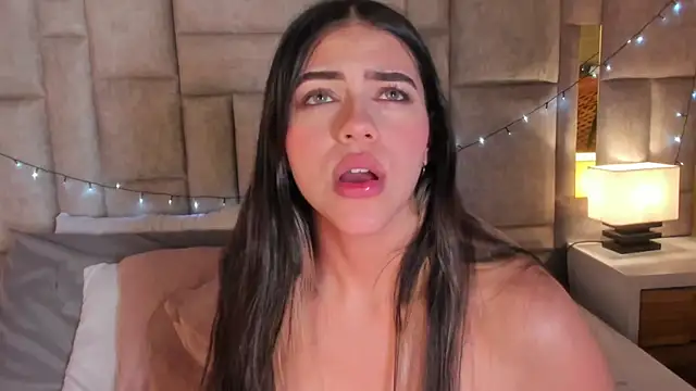 SofiScott  online show from January 2025 11:32:01 PM