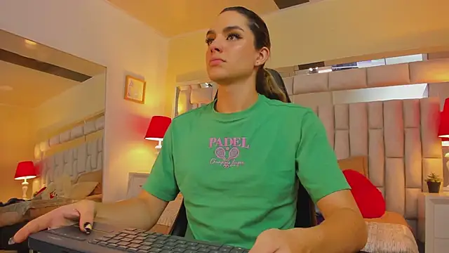 mariiahneedles online show from January 2025 11:27:02 PM