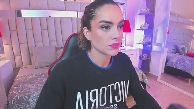 mariiahneedles online show from March 2025 01:05:01 AM