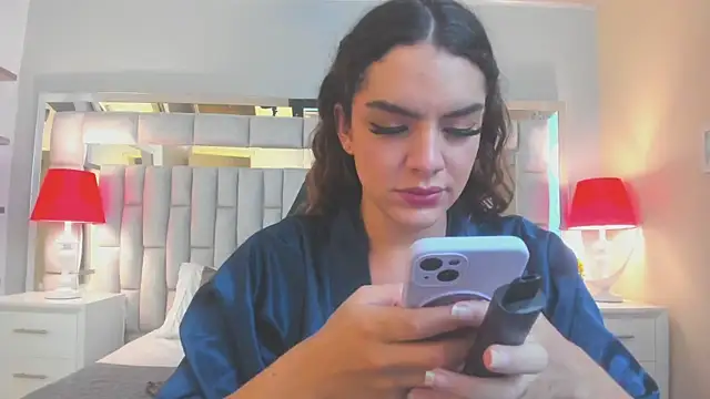 mariiahneedles online show from November 2025 10:35:01 PM