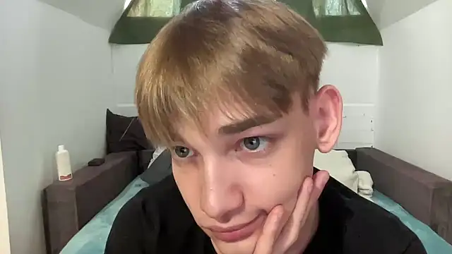 Nick Win online show from December 2024 07:47:02 AM