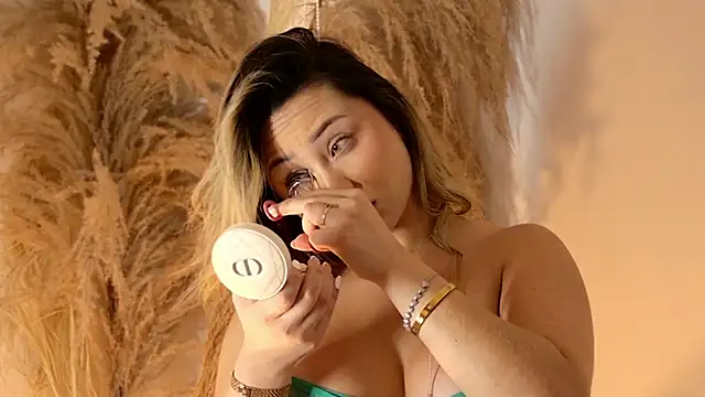 SaraFerreira online show from February 2025 12:26:01 AM